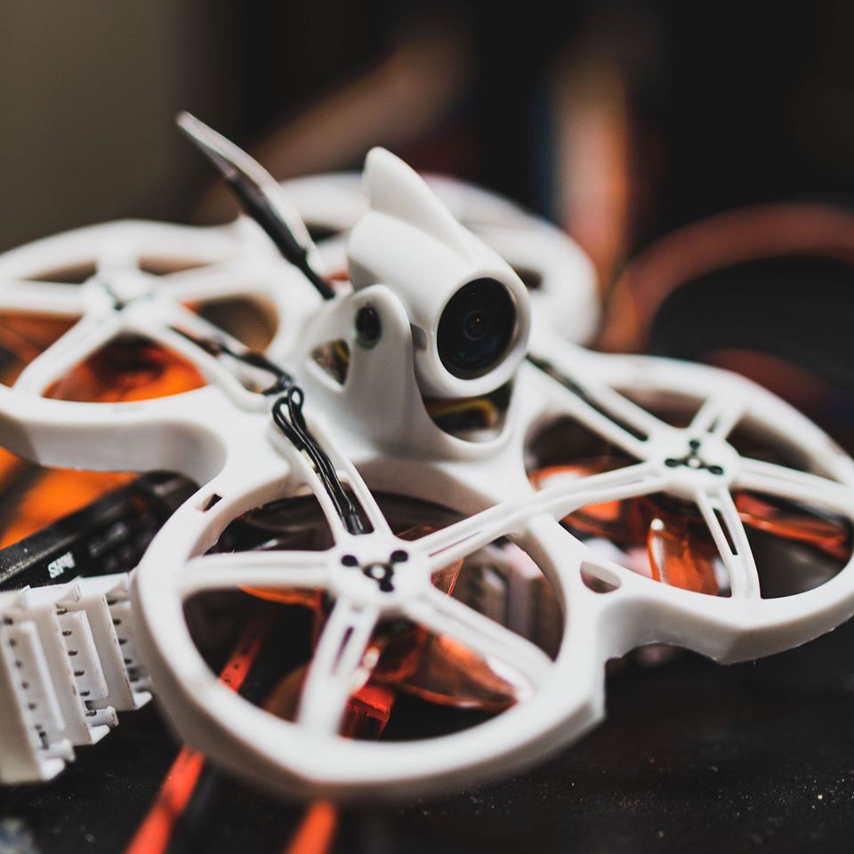 Emax Tinyhawk II 2 RTF FPV Rac - مراجعة Rc Helicopter Case وسعره